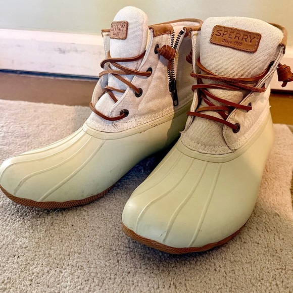 Sperry Cream and Tan Duck Boots - Picture 1 of 3